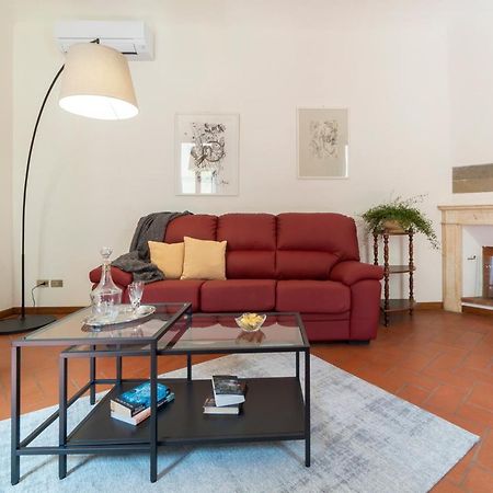110 Sqm Apartment 6 Sleeps In Santa Croce Florença Exterior foto