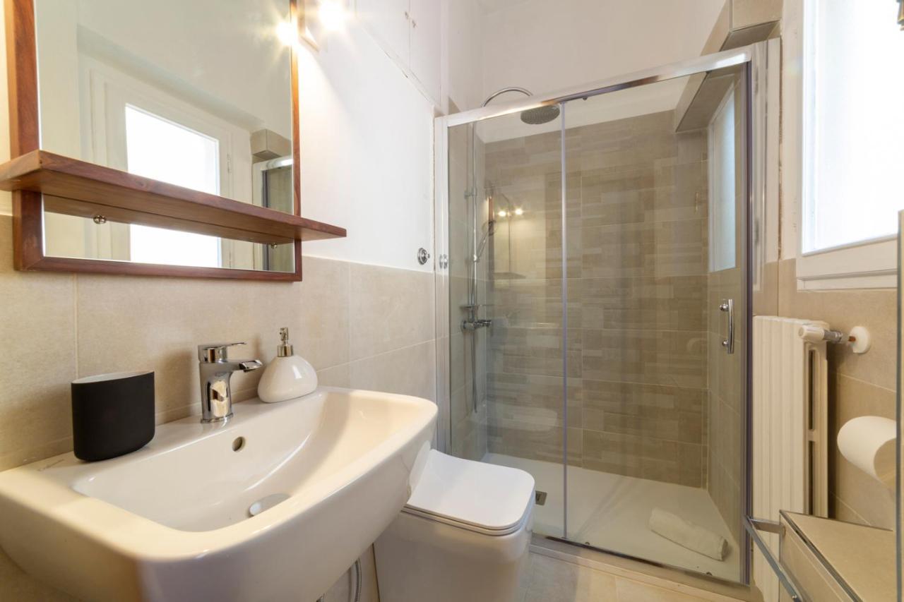 110 Sqm Apartment 6 Sleeps In Santa Croce Florença Exterior foto