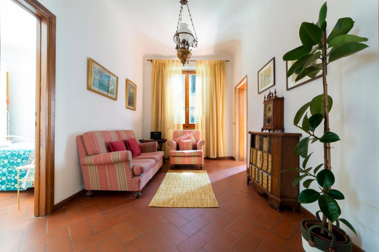 110 Sqm Apartment 6 Sleeps In Santa Croce Florença Exterior foto