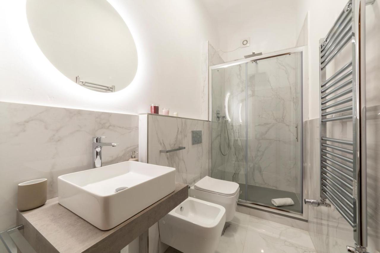 110 Sqm Apartment 6 Sleeps In Santa Croce Florença Exterior foto