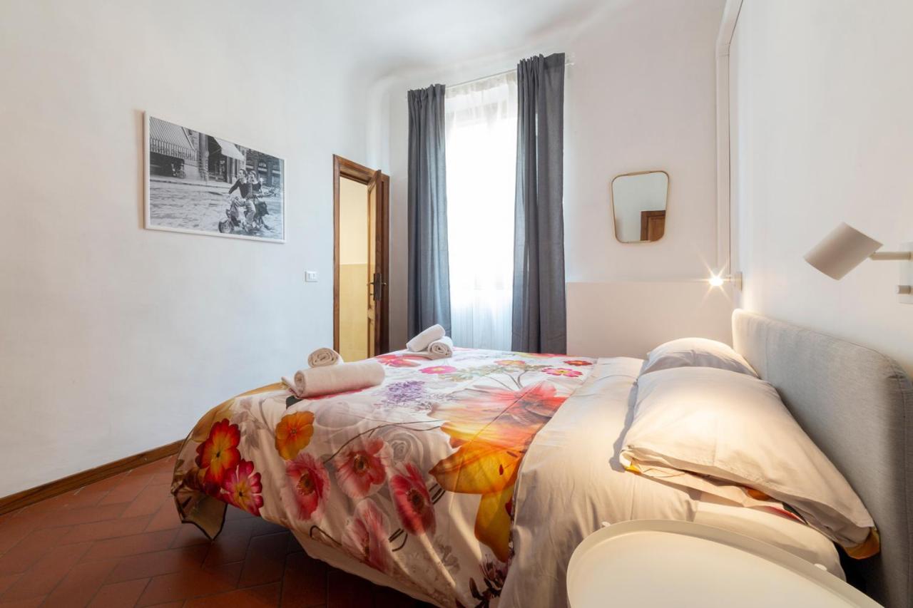 110 Sqm Apartment 6 Sleeps In Santa Croce Florença Exterior foto
